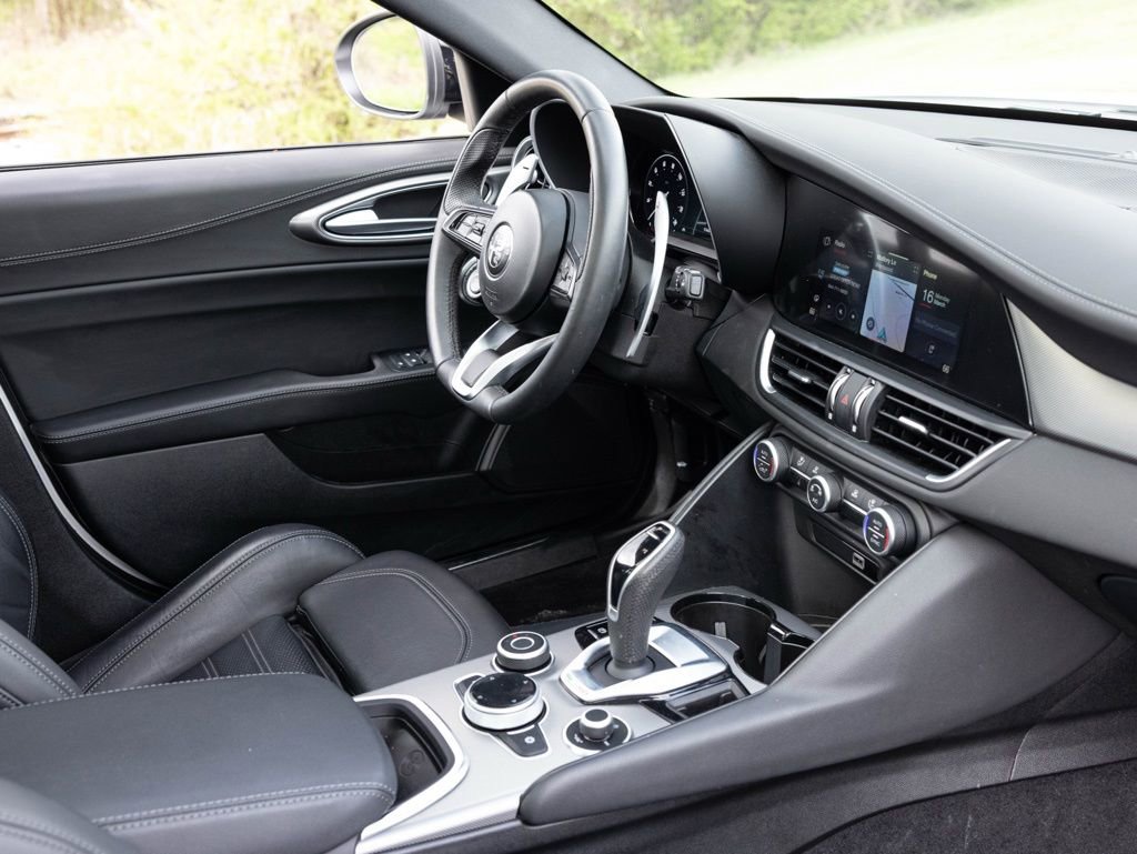 Used 2024 Alfa Romeo Giulia Veloce image 64