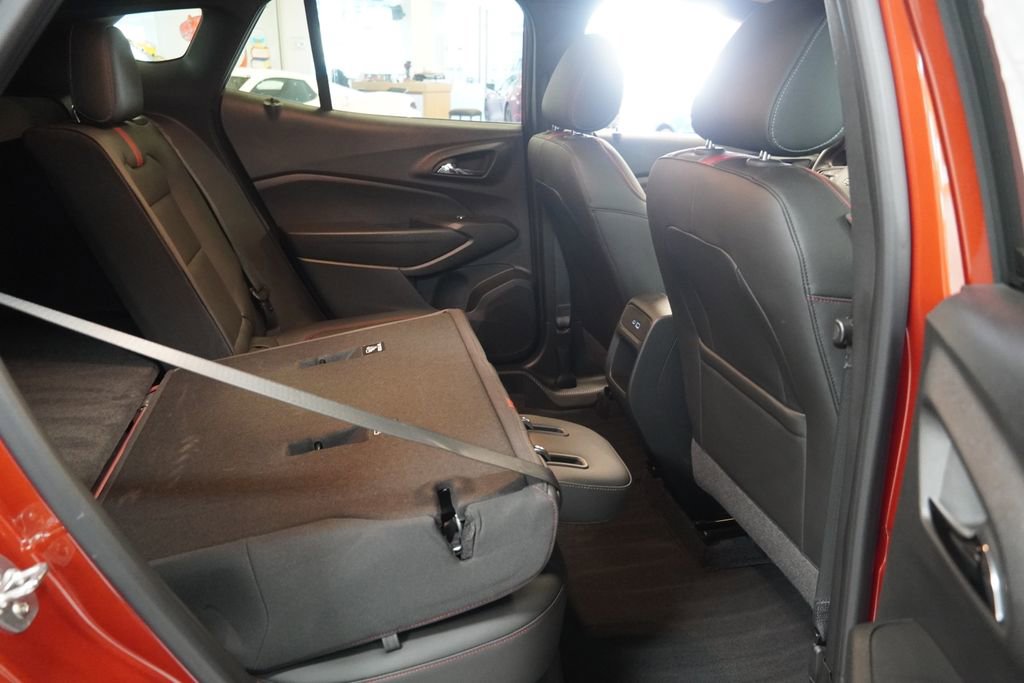 Used 2024 Chevrolet Trax RS w/ Driver Confidence Package image 30