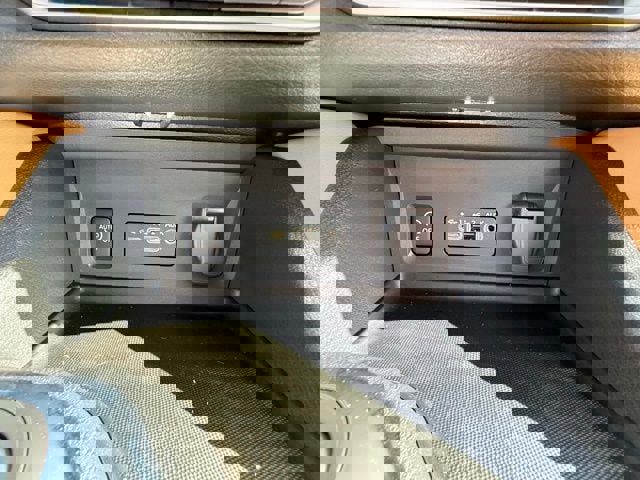 New 2025 Nissan Sentra SV w/ SV Premium Package image 31