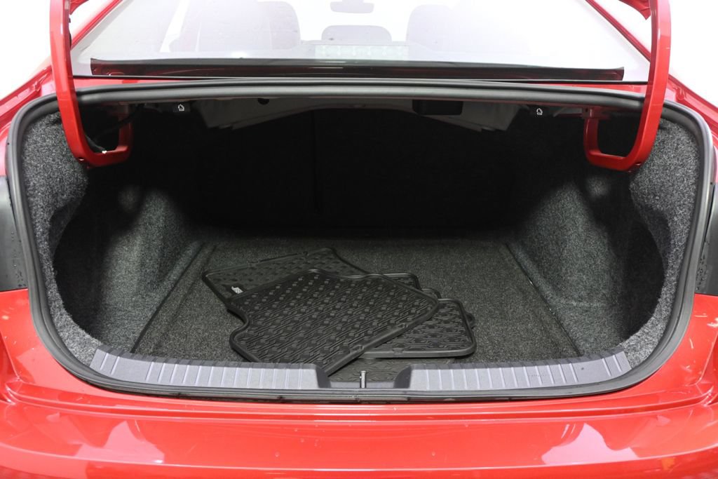 Used 2023 Volkswagen Jetta SE w/ Panoramic Sunroof Package FWD image 19