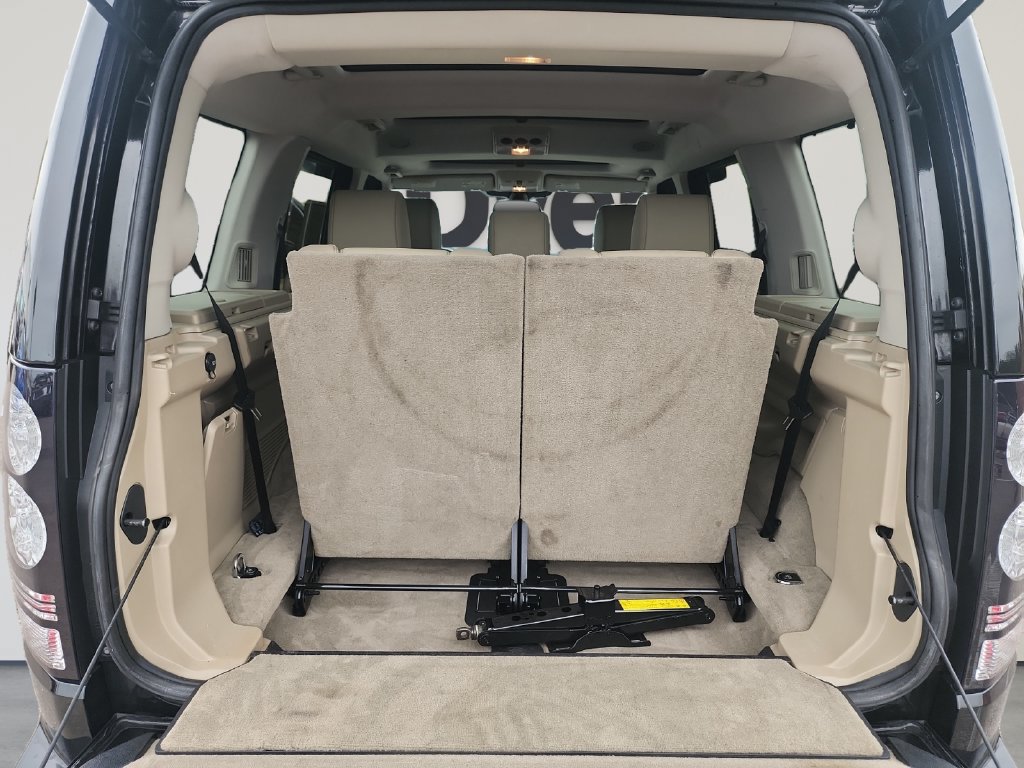 Used 2016 Land Rover LR4 HSE AWD/4WD image 18