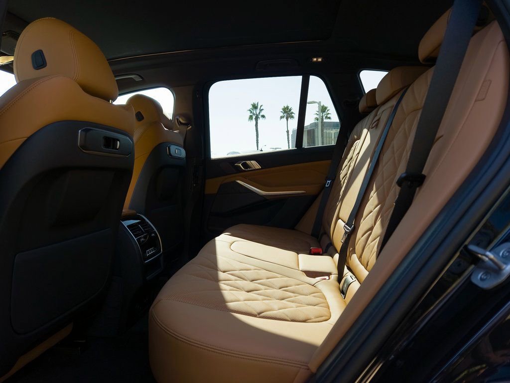 New 2026 BMW X5 xDrive50e w/ M Sport Package image 17