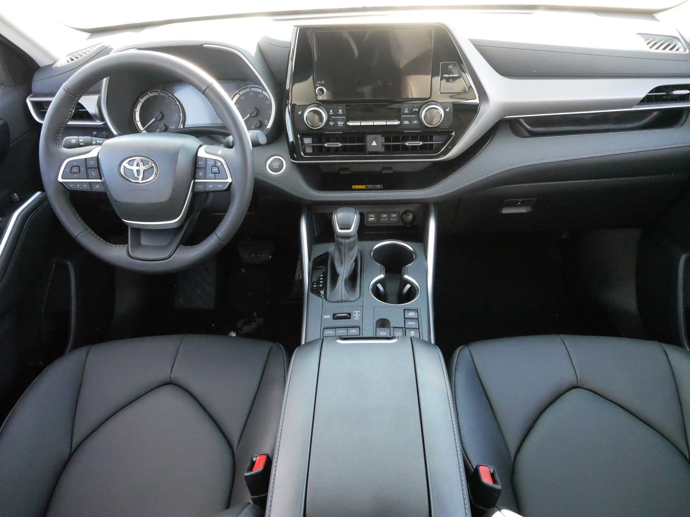 Certified 2026 Toyota Highlander XLE image 10