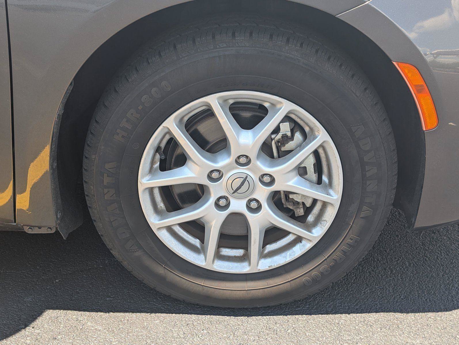 Used 2023 Chrysler Pacifica Touring-L FWD image 38
