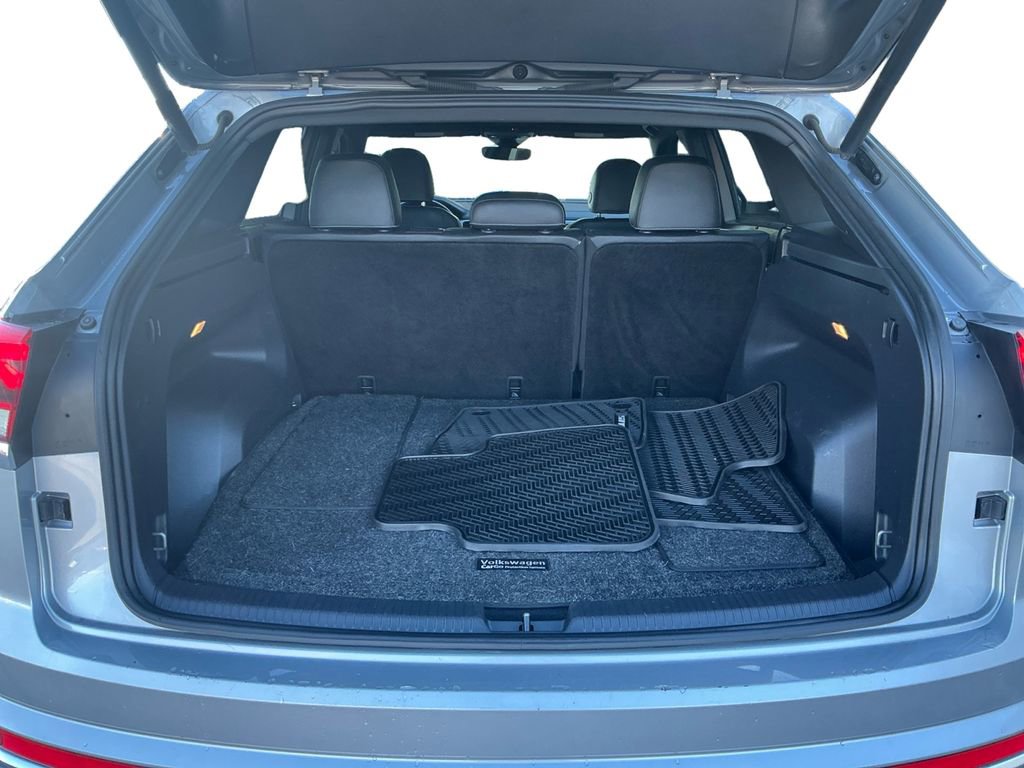 Used 2020 Volkswagen Atlas Cross Sport SEL Premium image 22