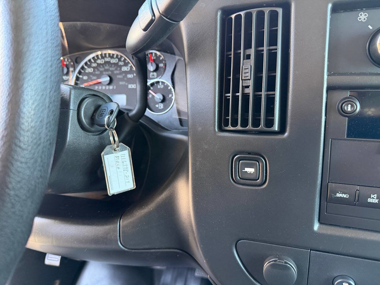 Used 2014 Chevrolet Express 2500 image 17