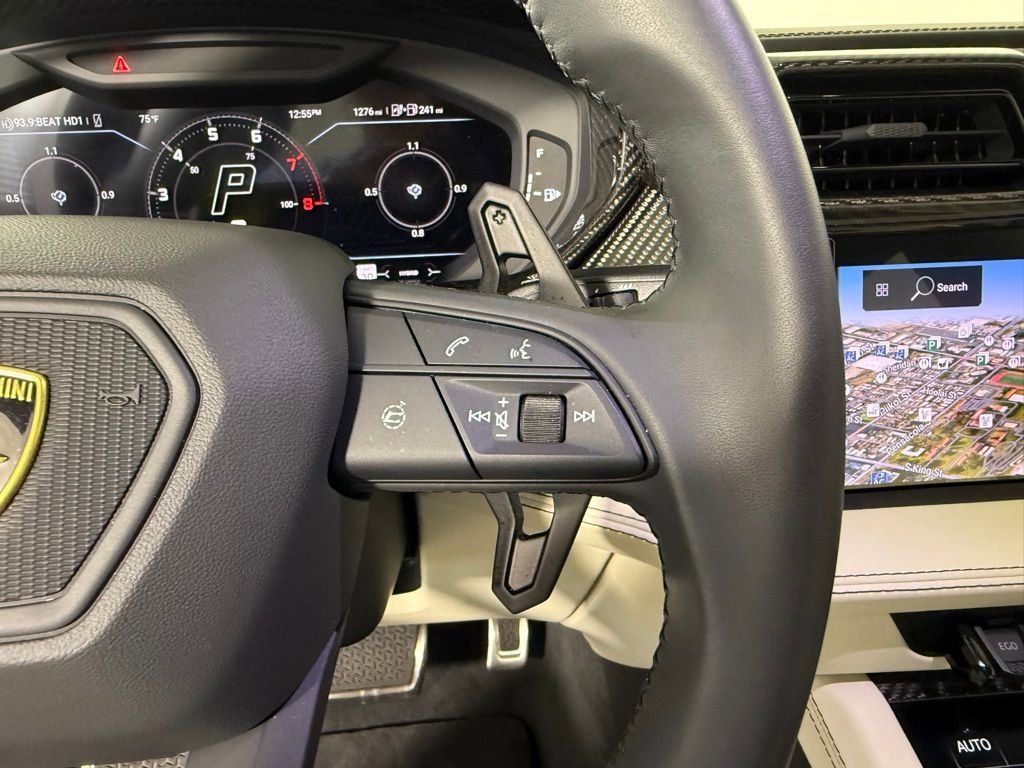 Used 2025 Lamborghini Urus SE image 18