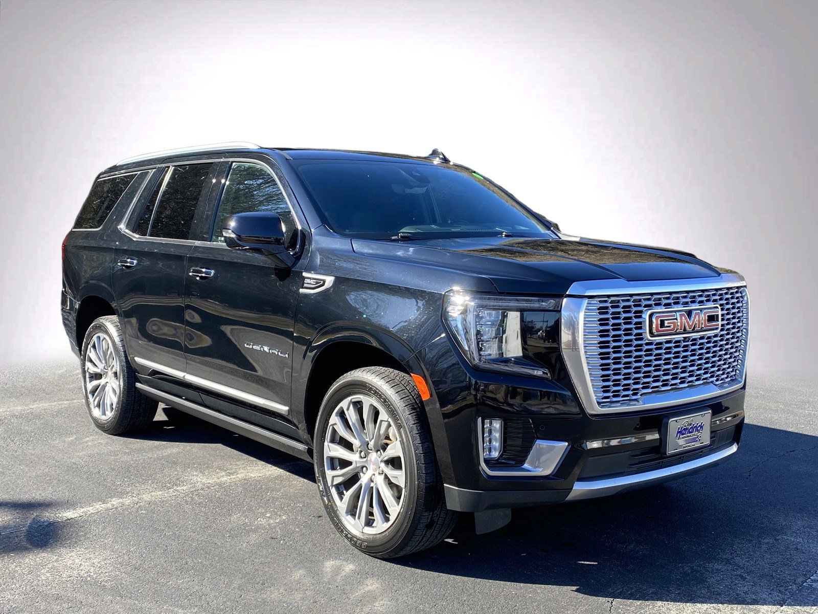 Used 2021 GMC Yukon Denali w/ Denali Premium Package image 2