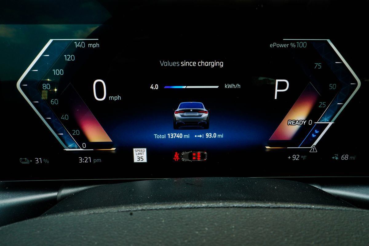 Used 2024 BMW i4 eDrive40 w/ Premium Package RWD image 31