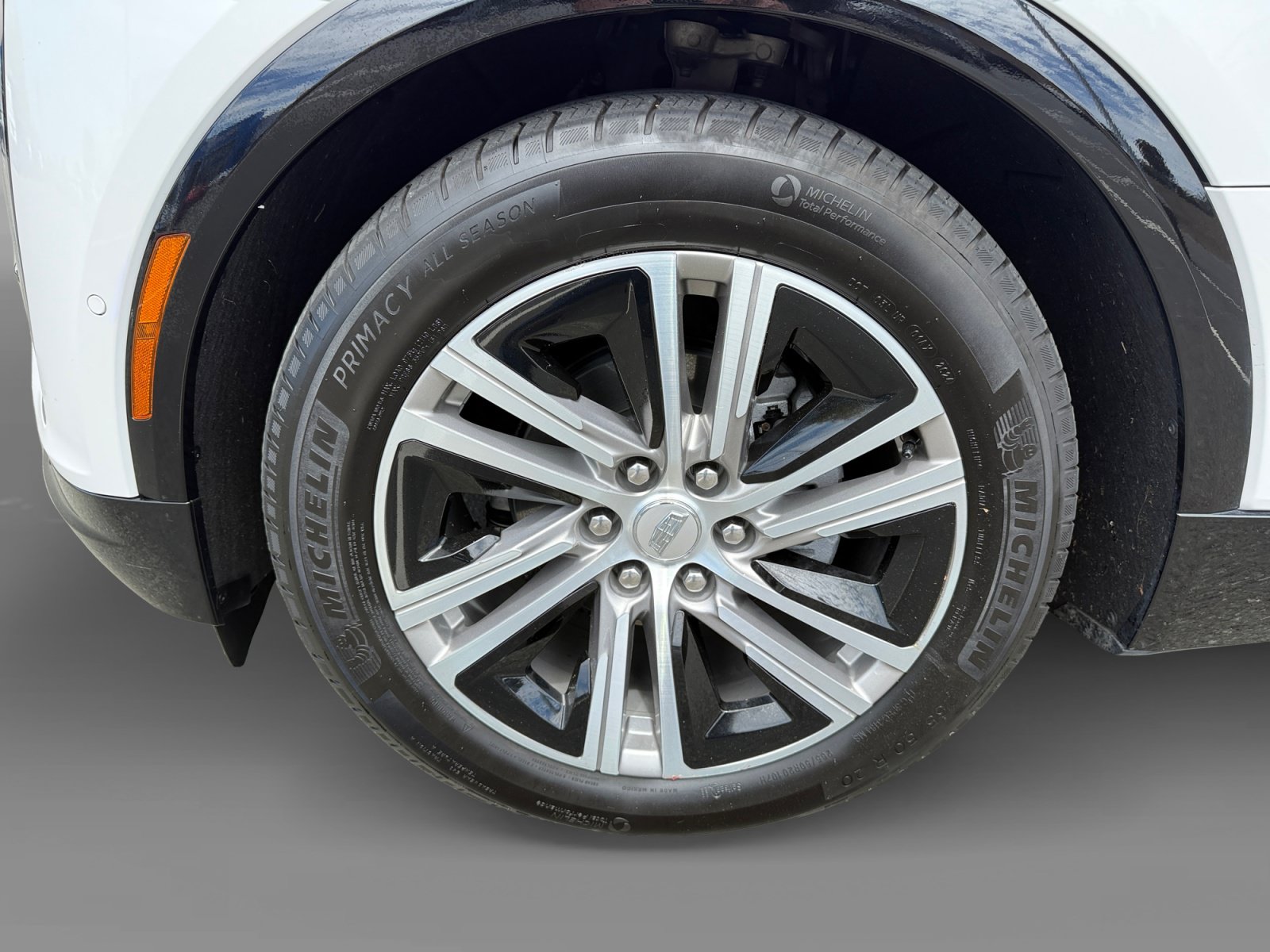 Used 2024 Cadillac Lyriq Luxury w/ LPO, Floor Liner Package RWD image 9