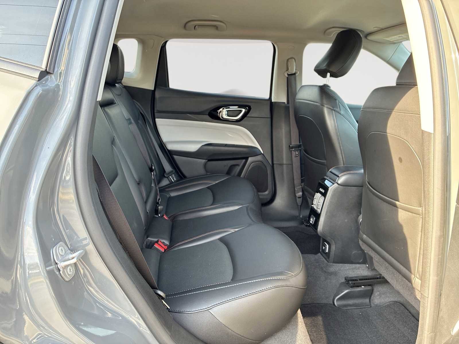 Used 2022 Jeep Compass Limited image 26