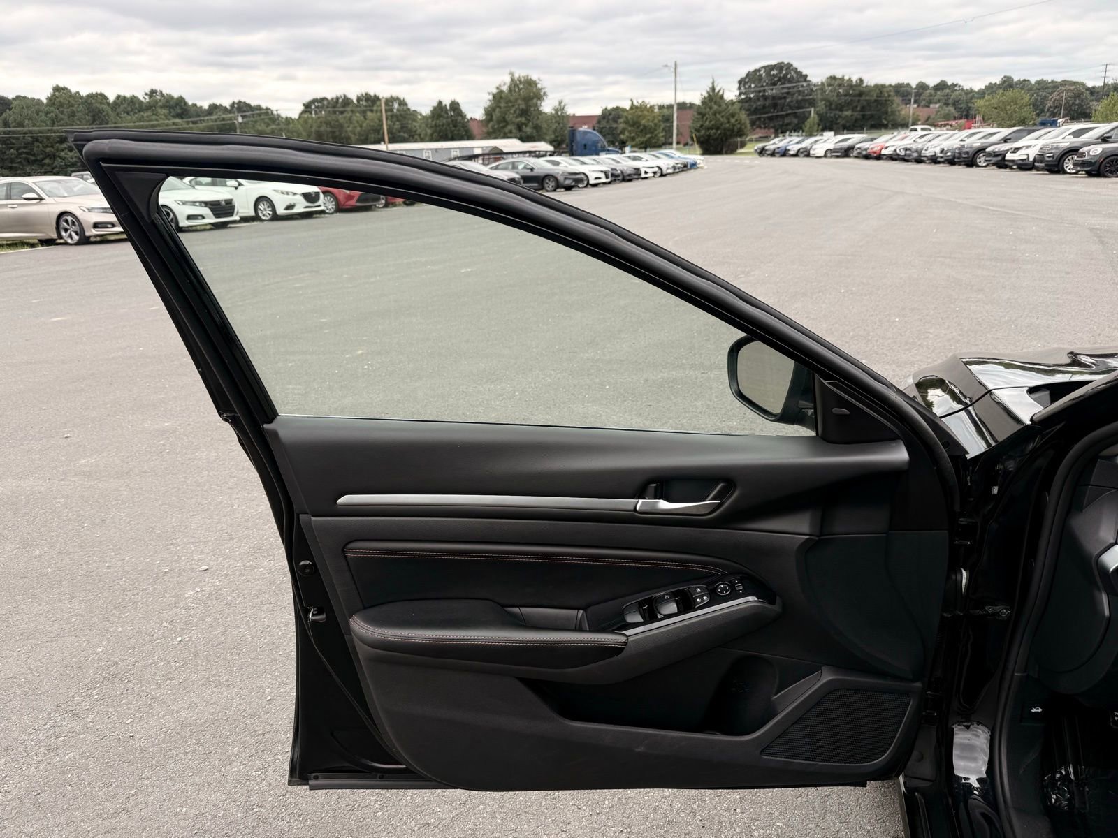 Used 2023 Nissan Altima 2.5 SR image 10