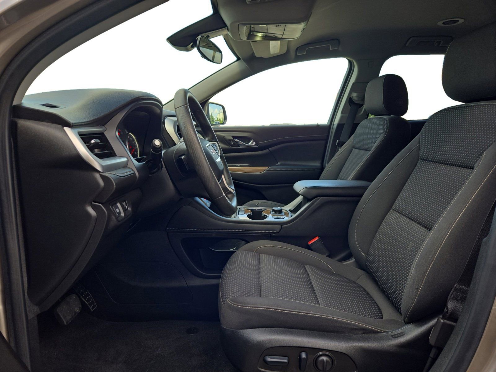 Used 2023 GMC Acadia SLE w/ Driver Convenience Package FWD image 12