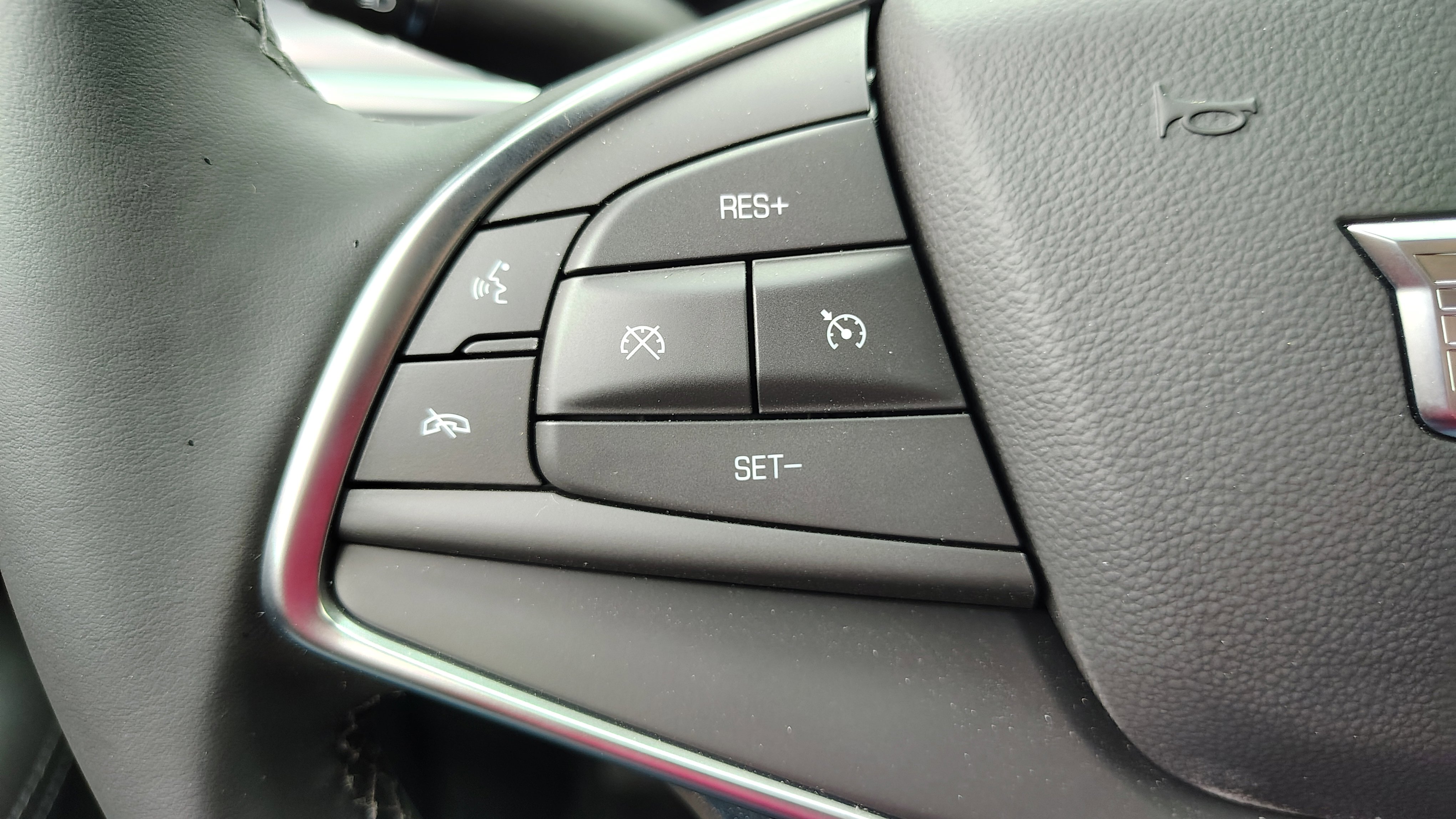 New 2025 Cadillac XT5 Luxury w/ LPO, Floor Liner Package image 19