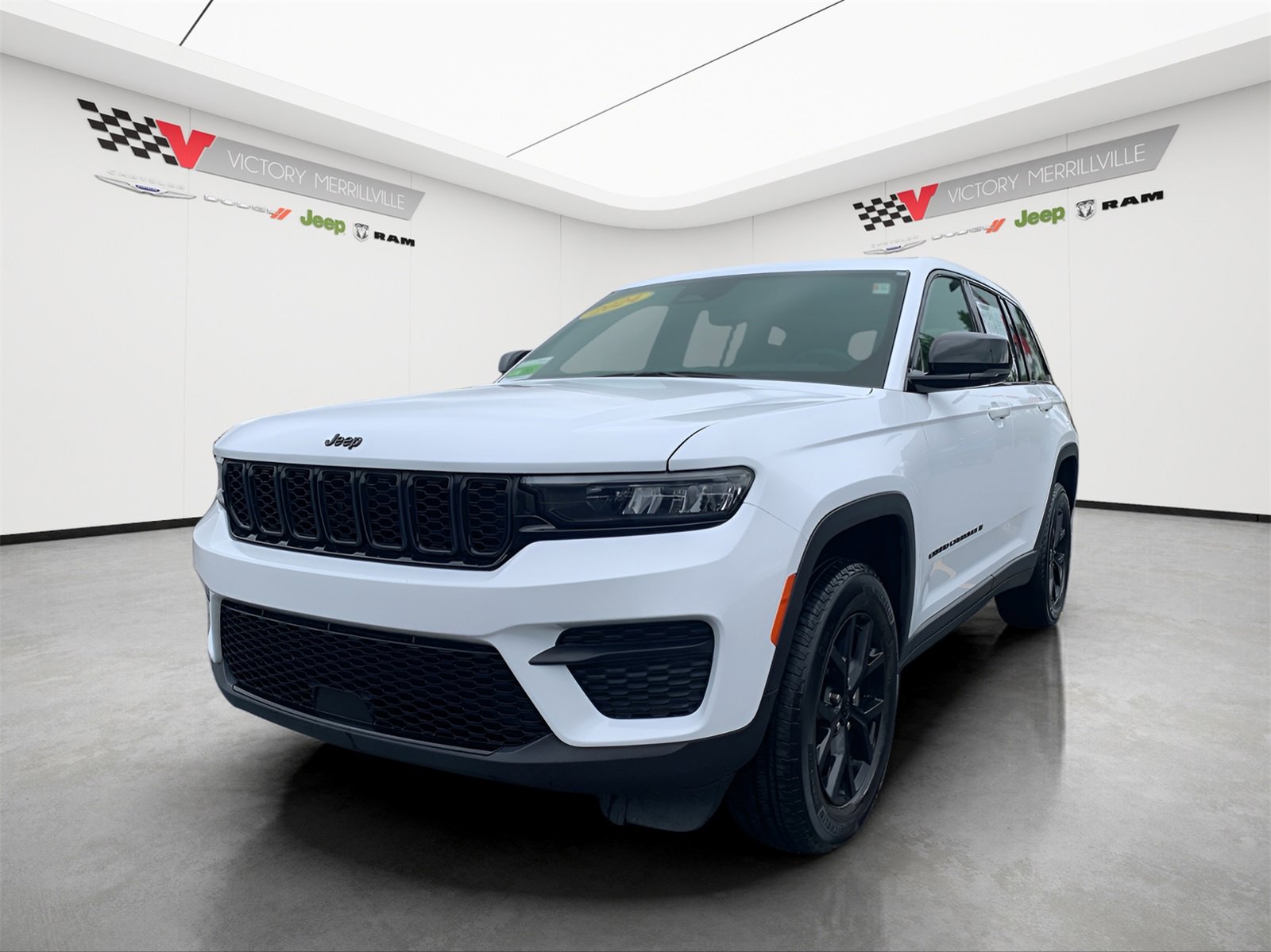 Used 2024 Jeep Grand Cherokee Altitude