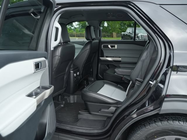 Used 2022 Ford Explorer XLT w/ Equipment Group 202A RWD image 15