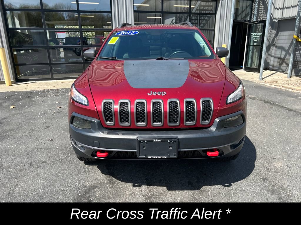 Used 2017 Jeep Cherokee Trailhawk w/ Comfort/Convenience Group AWD/4WD image 9
