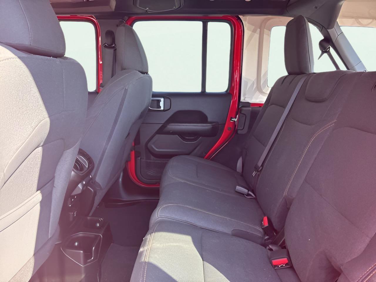 Used 2024 Jeep Wrangler Sahara image 25