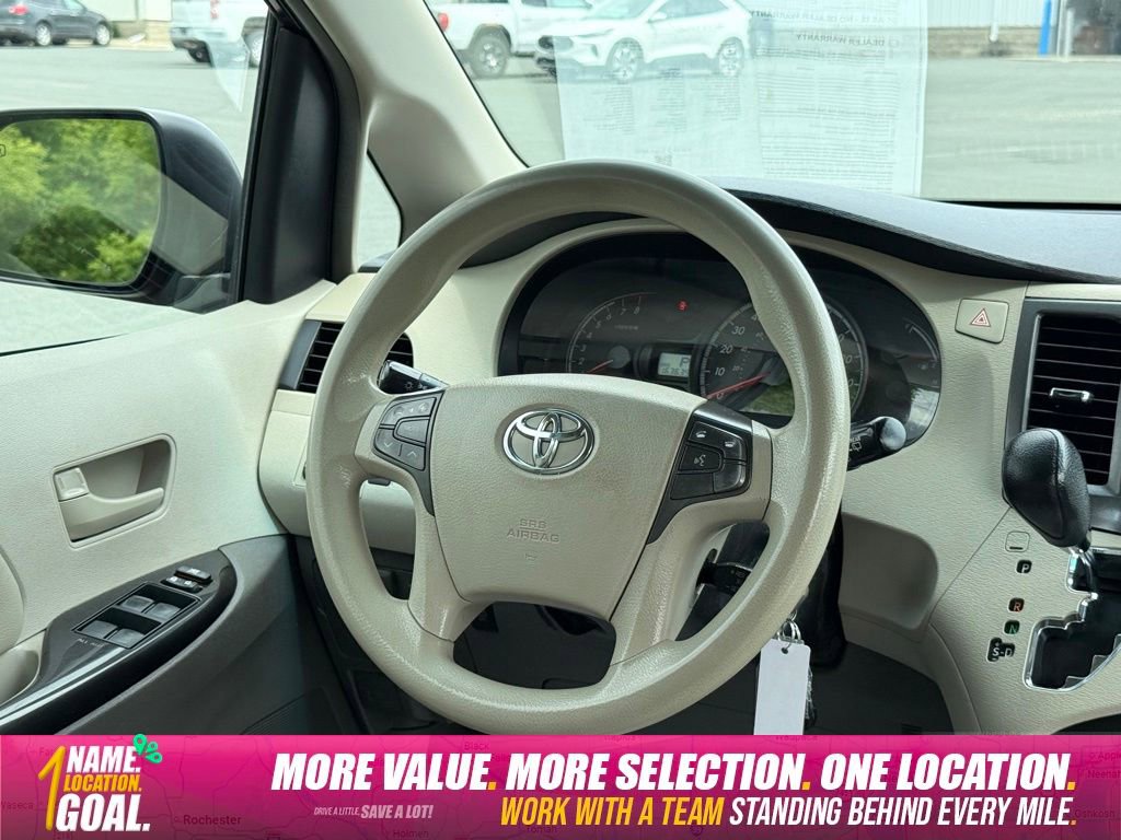 Used 2014 Toyota Sienna LE AWD/4WD image 15