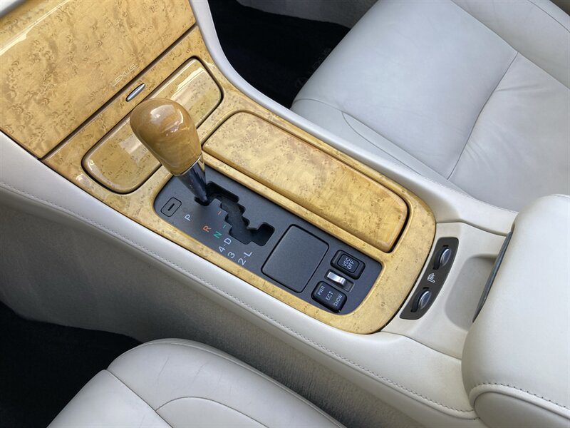 Used 2004 Lexus SC 430 Convertible RWD image 29