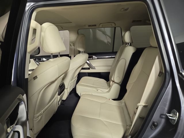 Used 2023 Lexus GX 460 Luxury w/ Sport Design Package AWD/4WD image 16