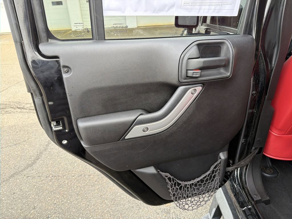 Used 2015 Jeep Wrangler Unlimited Rubicon w/ Dual Top Group AWD/4WD image 12
