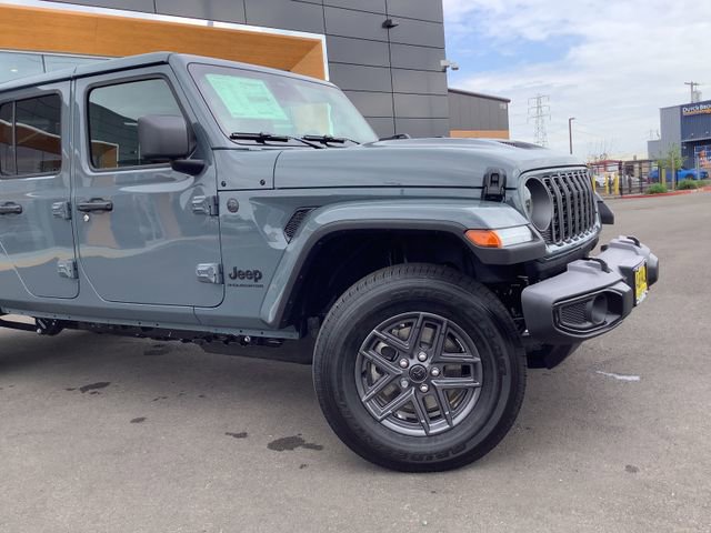 New 2026 Jeep Gladiator Sport image 3