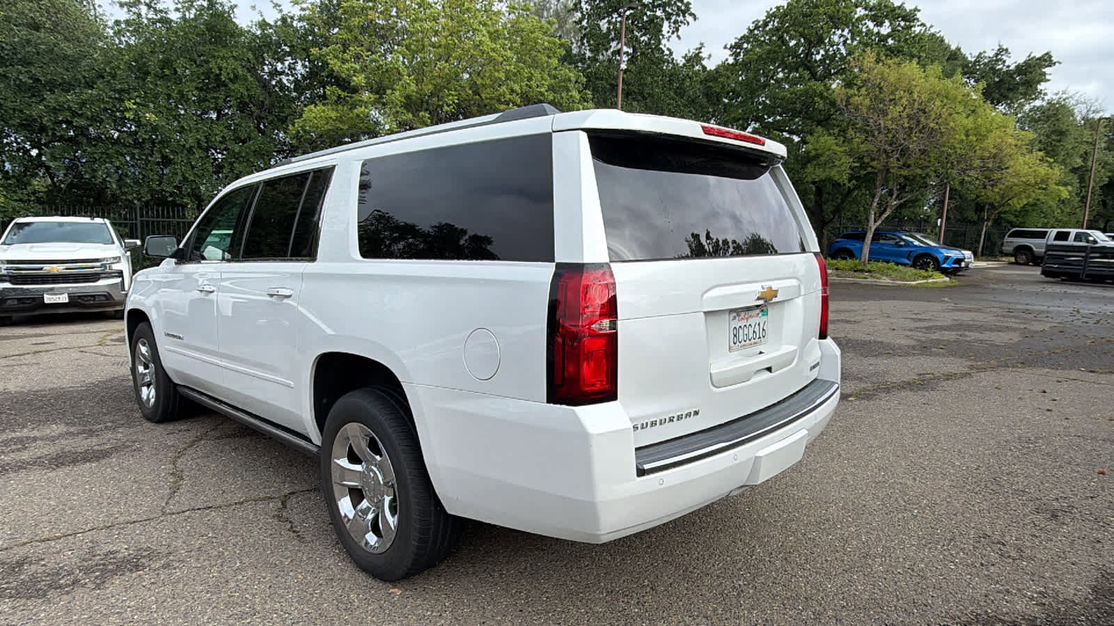 Used 2017 Chevrolet Suburban Premier image 7