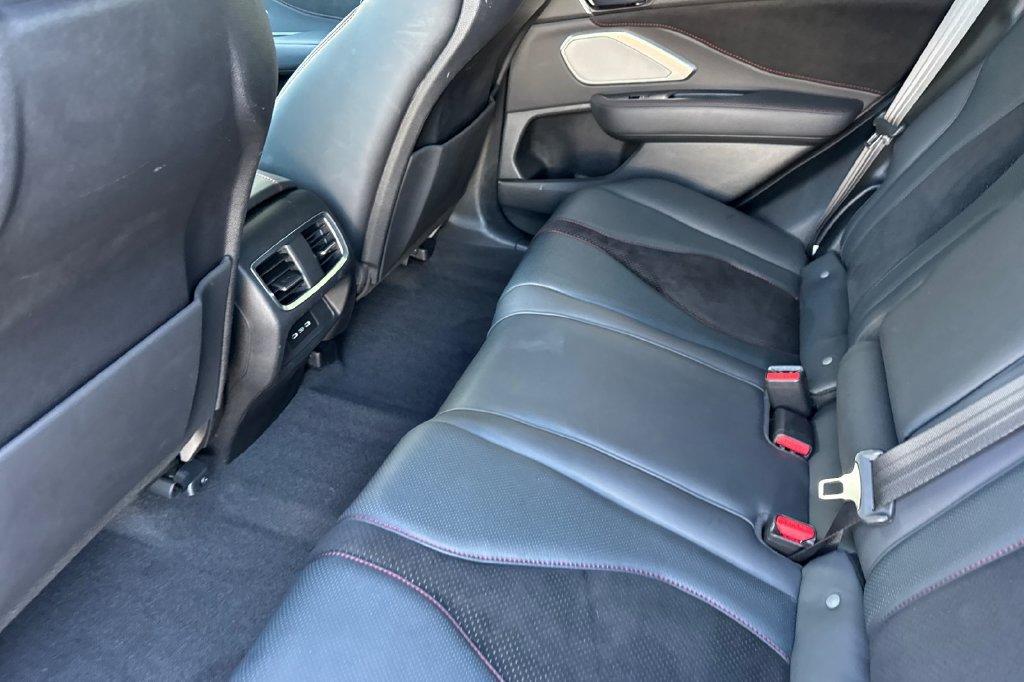 Certified 2024 Acura RDX w/ Advance Package AWD/4WD image 8