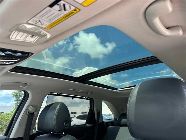 Used 2019 Kia Sorento SX image 35