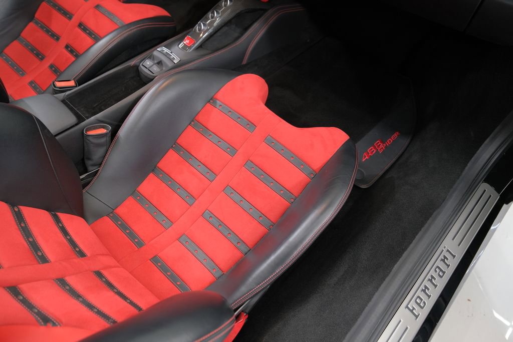 Used 2019 Ferrari 488 Spider image 35