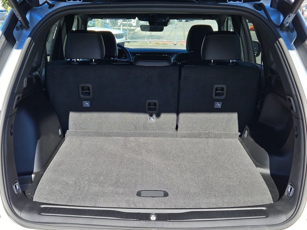 New 2025 Jeep Grand Cherokee Altitude image 28