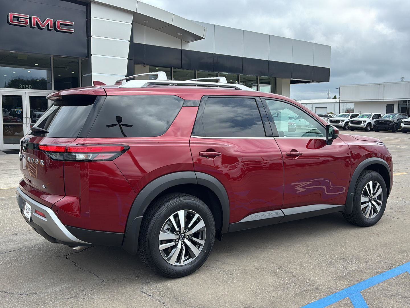 Used 2024 Nissan Pathfinder SL image 7