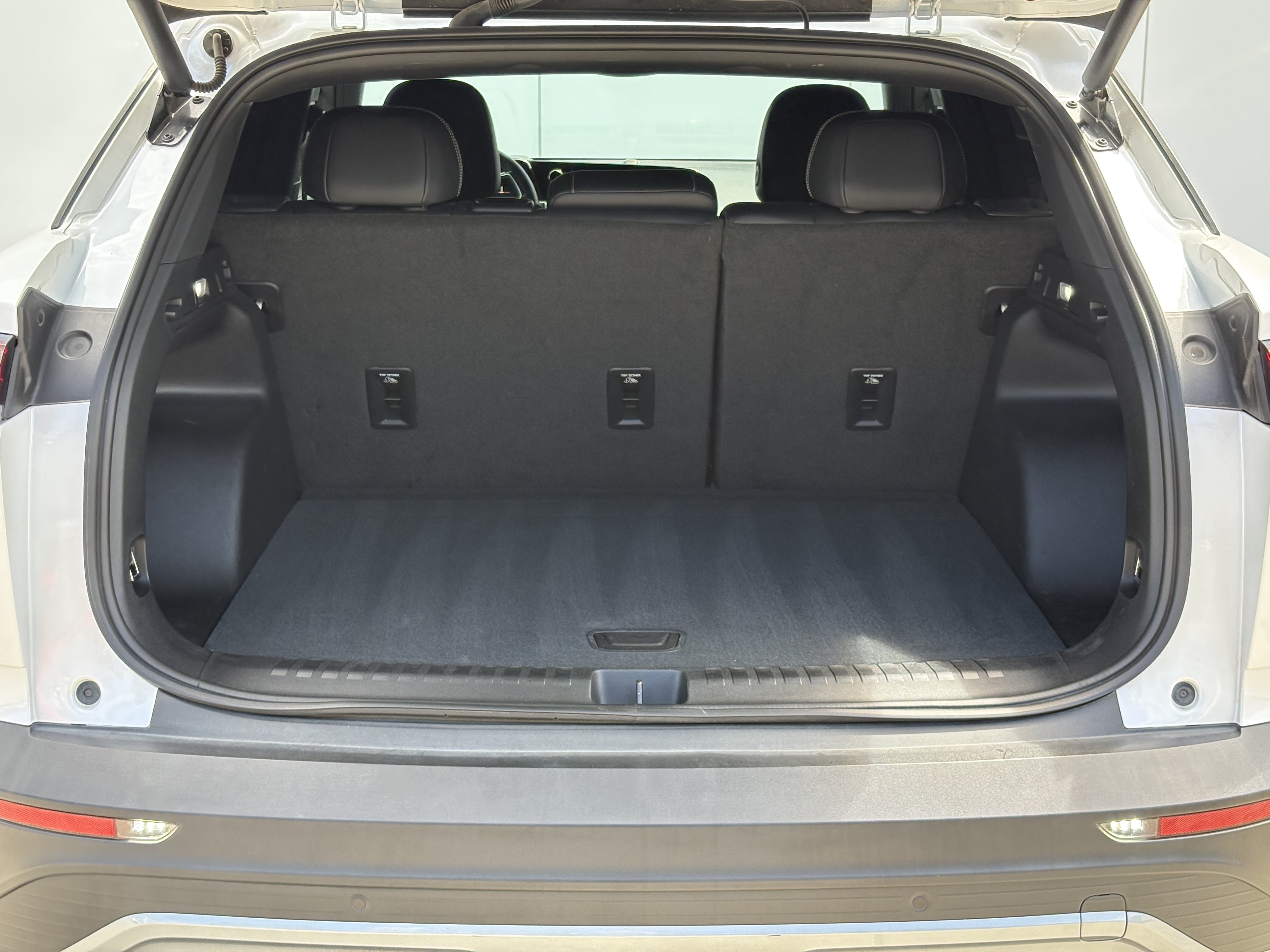 Used 2024 Chevrolet Blazer EV LT AWD/4WD image 9