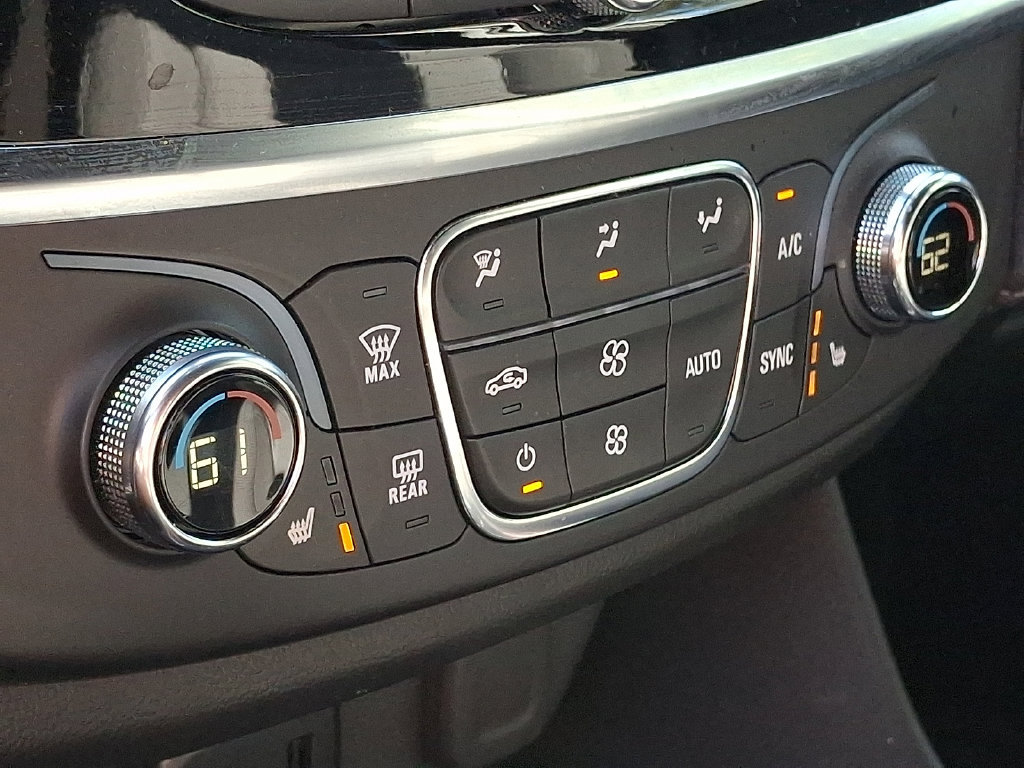 Used 2023 Chevrolet Traverse LT AWD/4WD image 16