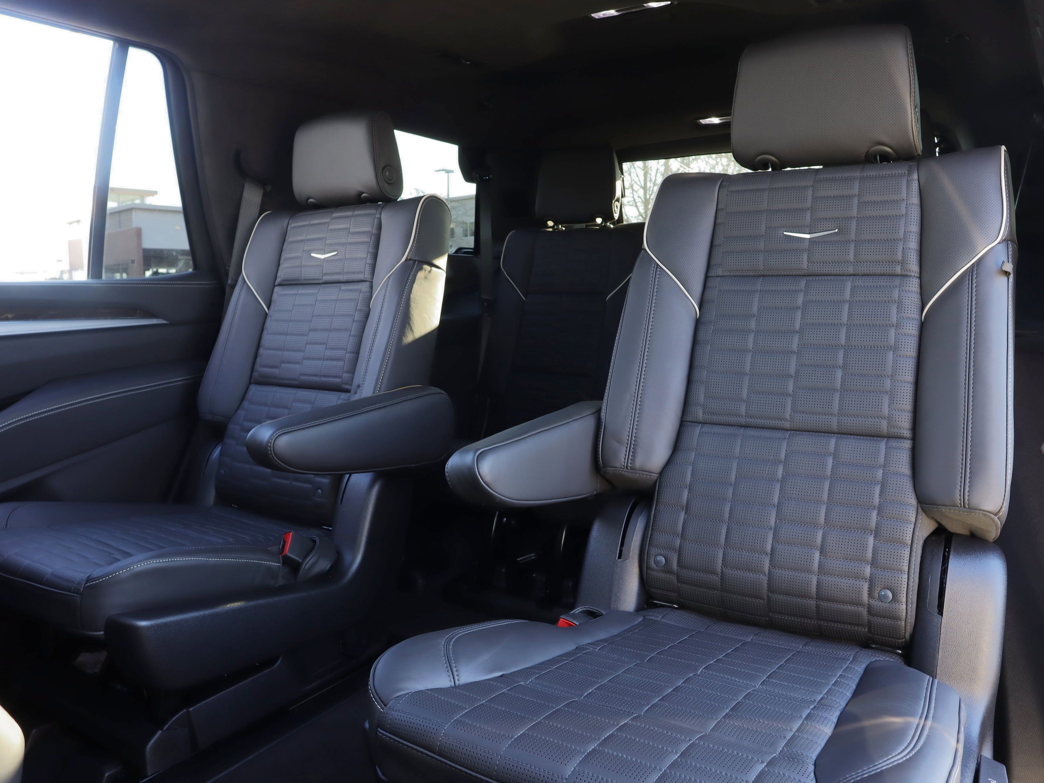 Used 2026 Cadillac Escalade Platinum Sport image 9