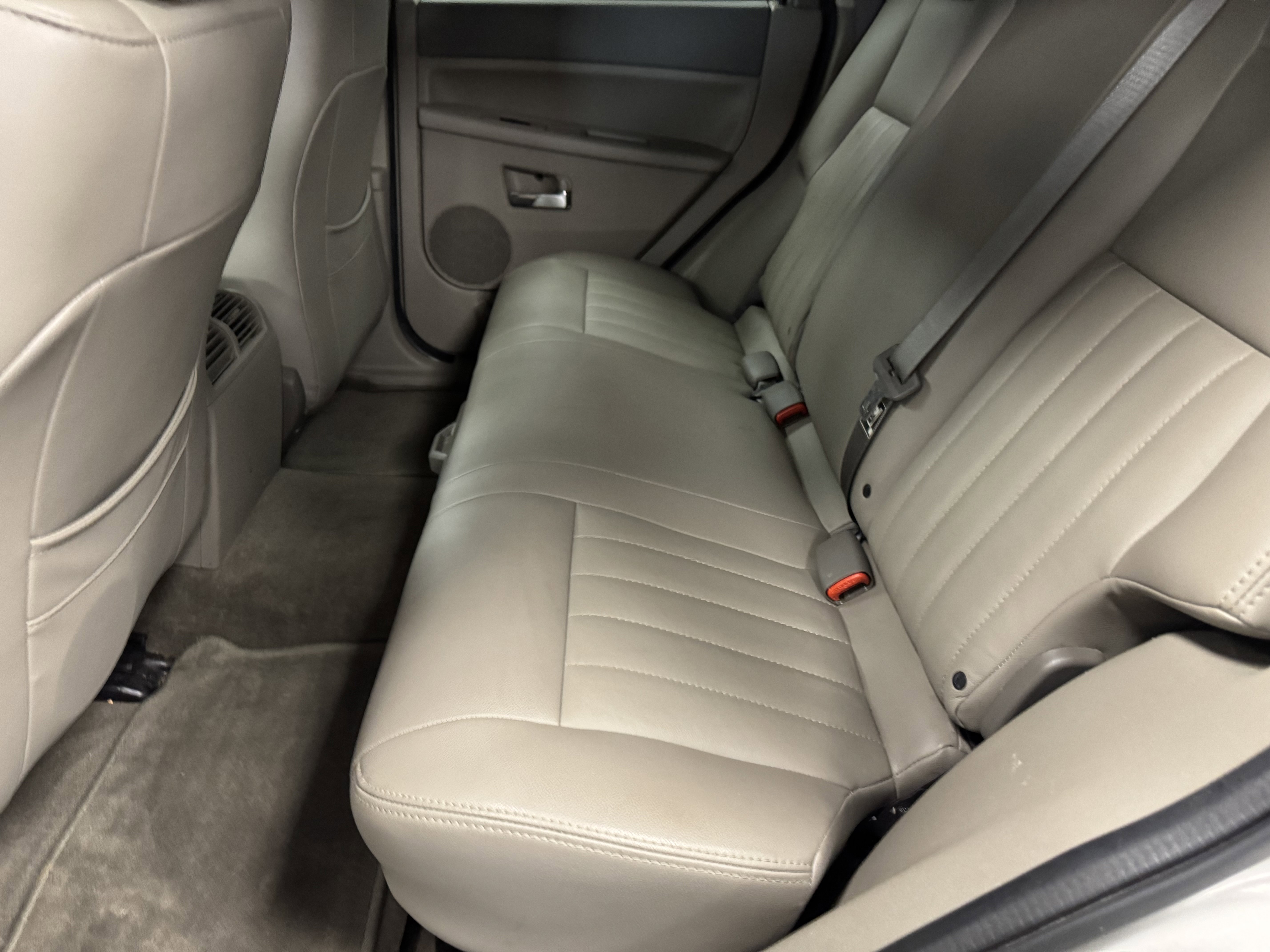 Used 2009 Jeep Grand Cherokee Laredo image 11