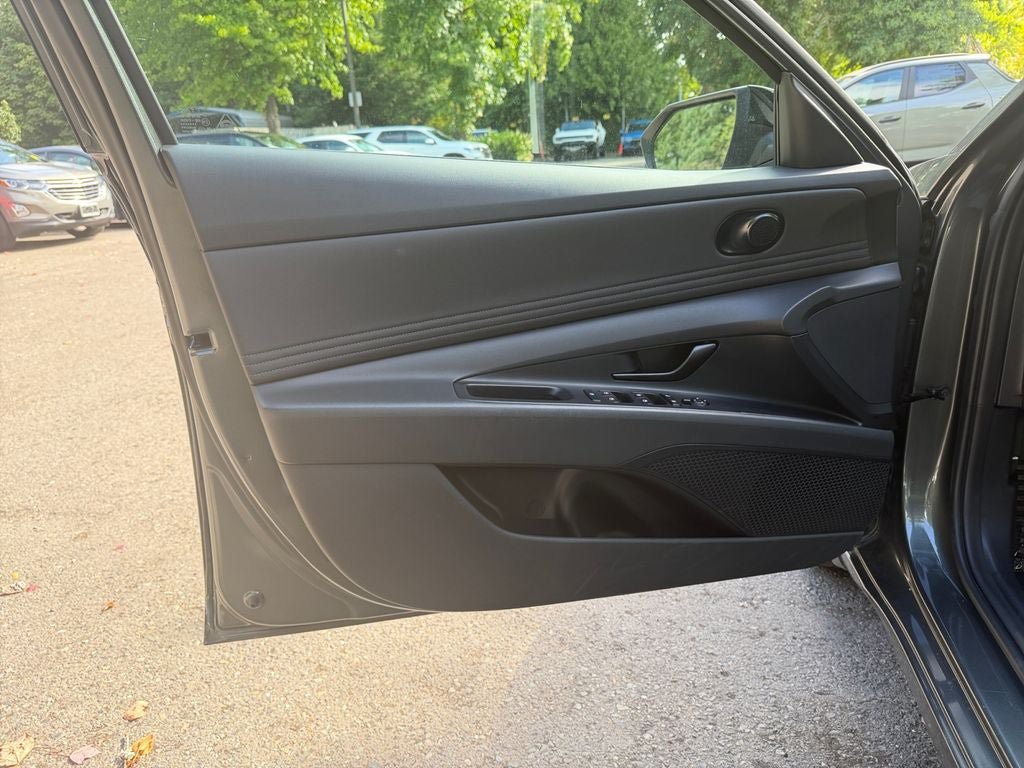 Certified 2025 Hyundai Elantra Sport FWD image 20