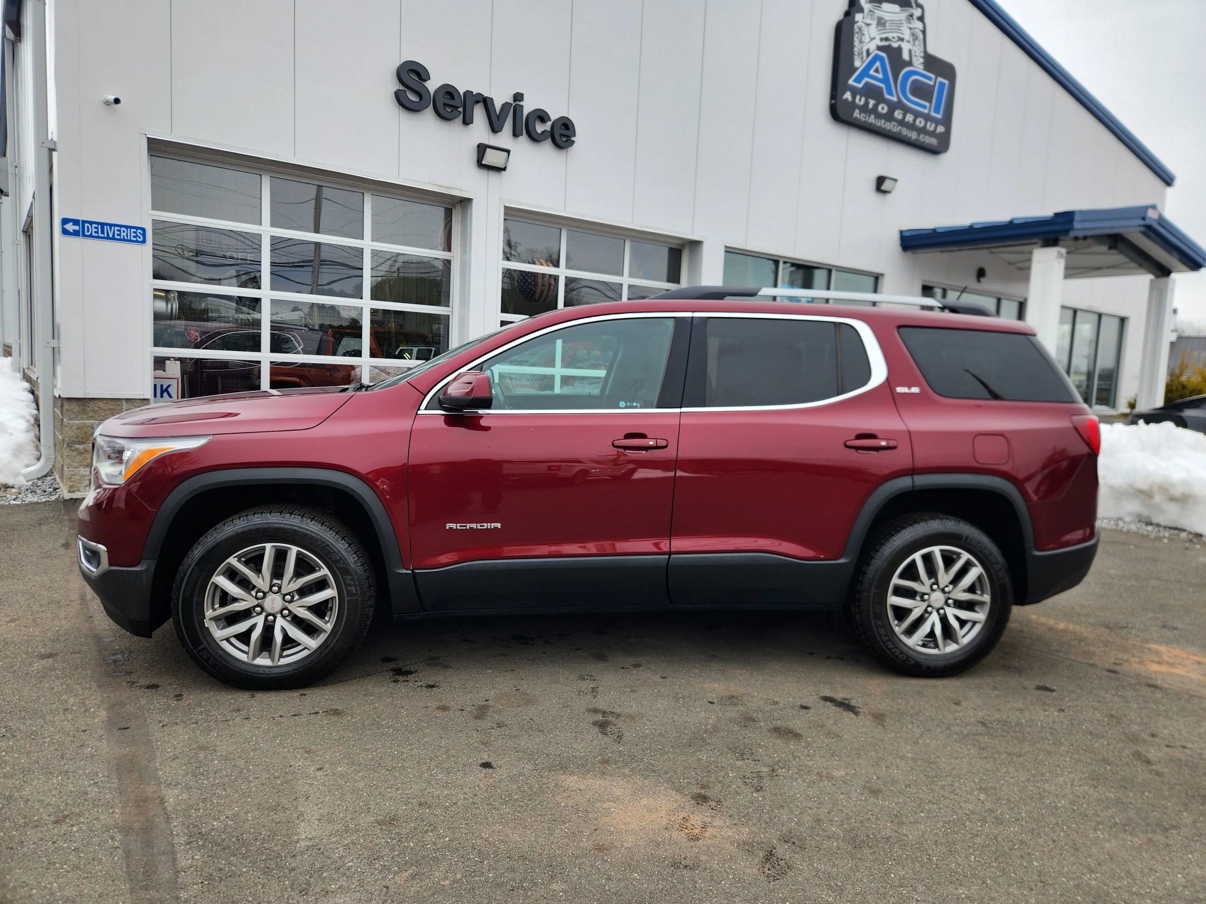 Used 2017 GMC Acadia SLE AWD/4WD image 8