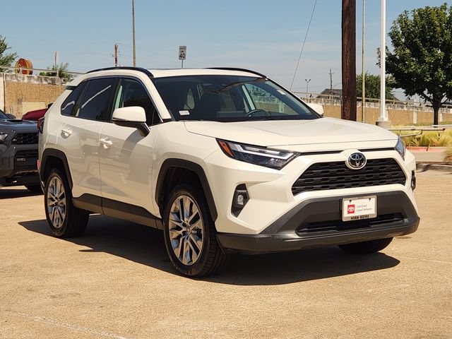 Used 2022 Toyota RAV4 XLE Premium FWD image 2