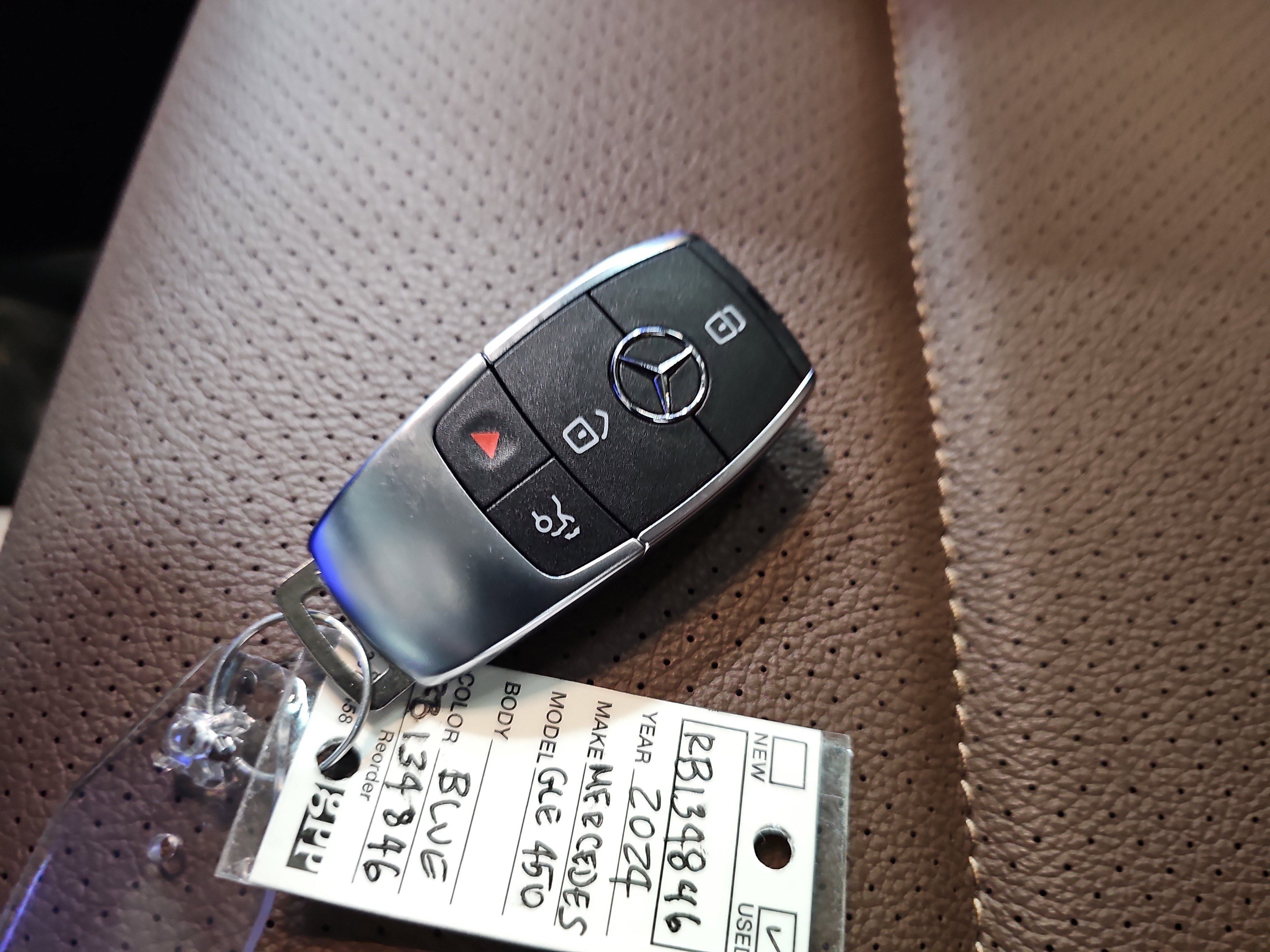 Used 2024 Mercedes-Benz GLE 450 4MATIC image 37