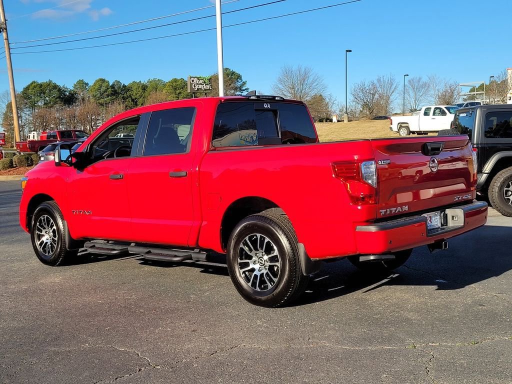 Used 2024 Nissan Titan SV w/ SV Convenience Package image 3