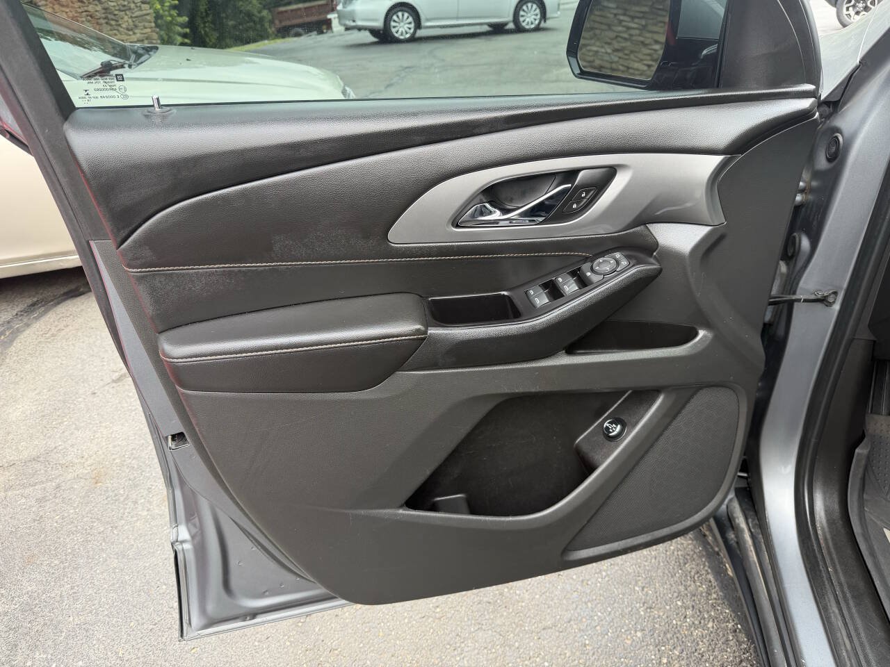 Used 2019 Chevrolet Traverse LT w/ LPO, Floor Liner Package AWD/4WD image 11