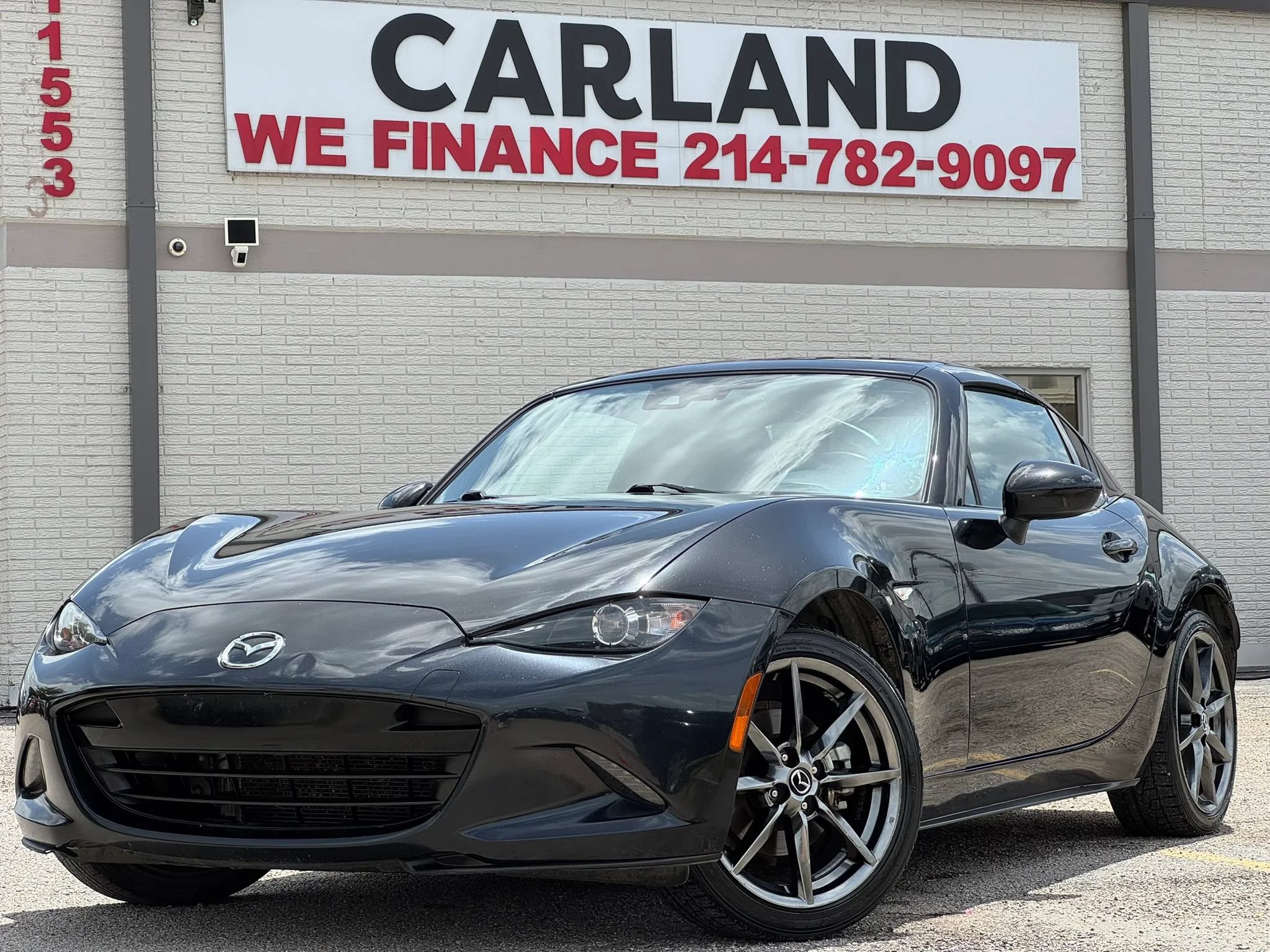 Used 2020 MAZDA MX-5 Miata RF Grand Touring RWD image 2