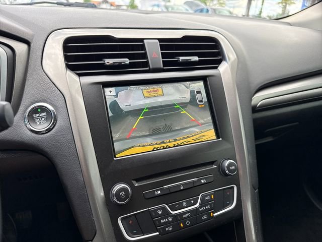 Used 2018 Ford Fusion SE FWD image 22