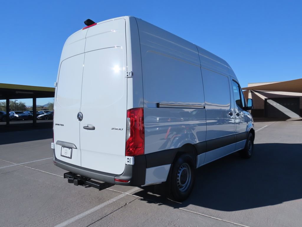 Used 2025 Mercedes-Benz Sprinter 2500 image 5
