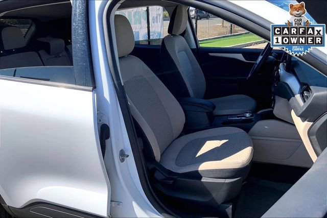 Used 2022 Ford Escape SE w/ SE Sport Appearance Package image 7