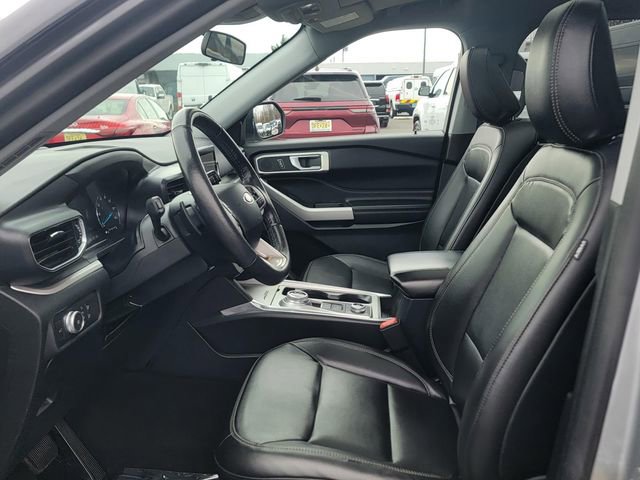 Used 2020 Ford Explorer XLT w/ Equipment Group 202A image 11