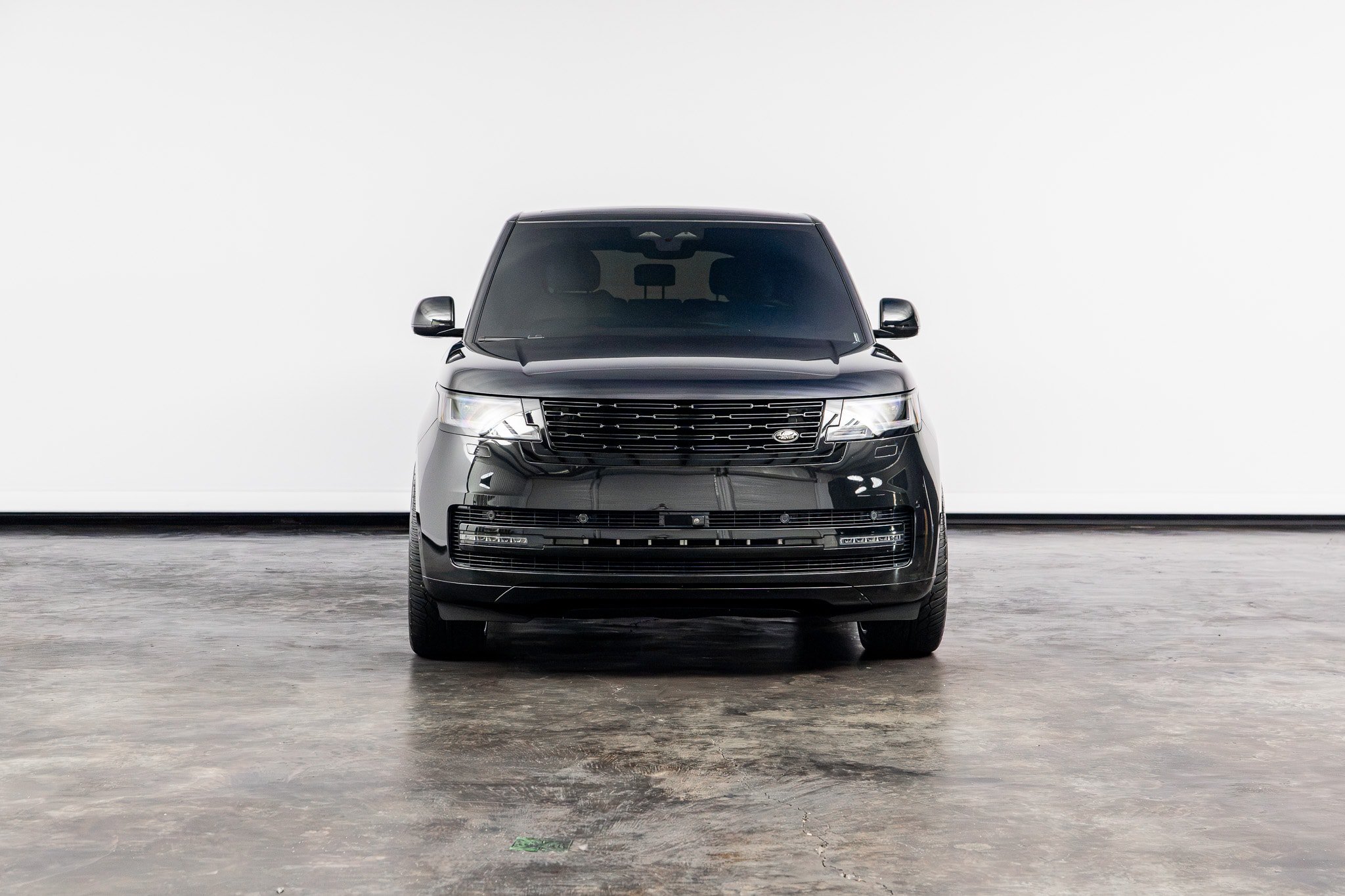 Used 2024 Land Rover Range Rover SE AWD/4WD image 2