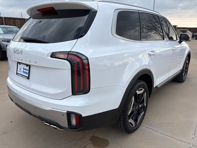 Used 2023 Kia Telluride EX image 3